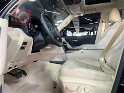 تۆیۆتا لاند کروزەر